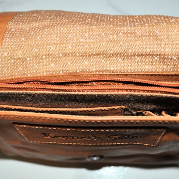 Kenneth Cole Purse - Picture 4 of 5